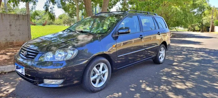 TOYOTA　COROLLA　FIELDER　2台セット Toyota Fielder ainda tem fama de robusta e confiável por R$ 30.000