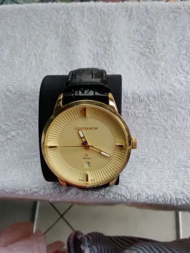 Relógio Constantim Dourado - Elegância no Seu Pulso