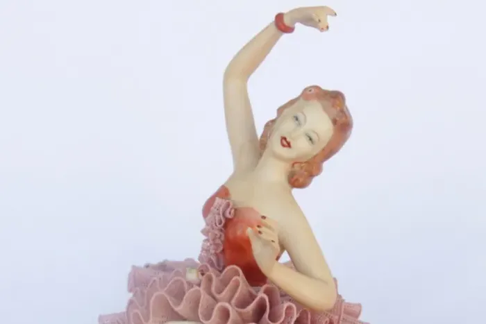 Porcelana Rebis Bibelô Bailarina de Rosa 1
