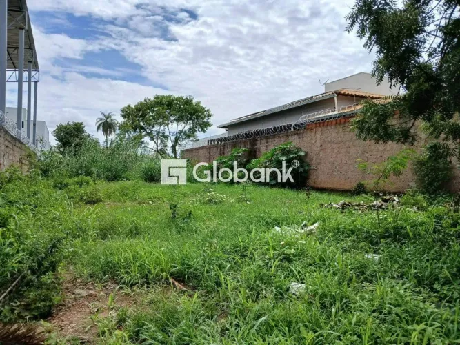 Terreno à venda em Vila Brasília, Montes Claros (360 m²) - Residencial/Comercial