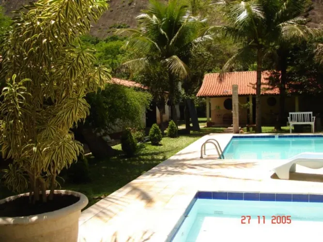 Sítio Itaocaia Valley - 8 Quartos, 2 Piscinas - R$ 800 Mil - aceito parcelamento