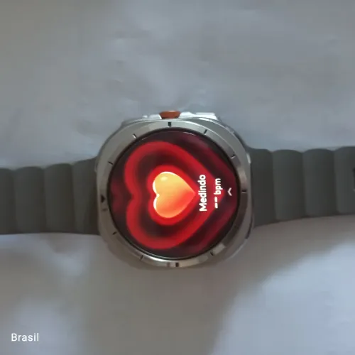 Smartwatch com monitoramento cardíaco