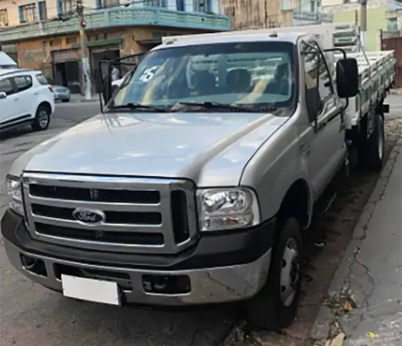 F4000 2015 4x4 2P Carroceria