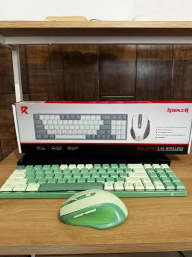 Kit Mouse e teclado mecânico sem fio Redragon Verde