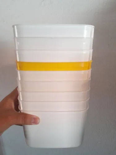 Conjunto de Potes de Plástico com Tampa