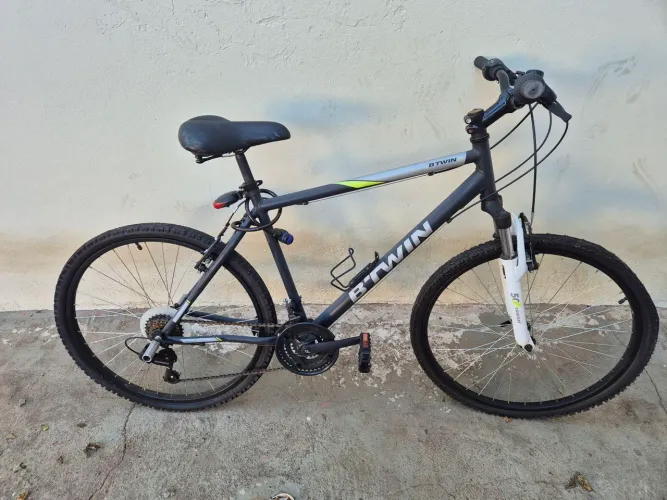 Bicicleta aro 26 BTWIN 120 PRETA