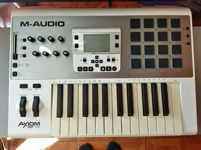 Teclado Controlador MIDI M-Audio Axiom Air 25