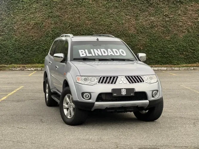 Mitsubishi Pajero Dakar HPE 3.2 4X4 T.I Dies 5P AUT 2013