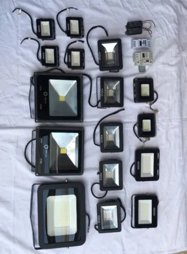 Kit 18 Refletores Unidades + temporizador + acessórios Vários Tamanhos p/ Jardim e Fachada