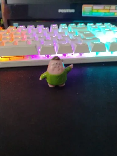 Boneco do kinder - monstros S.A.