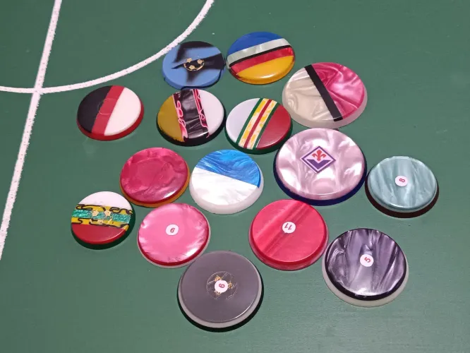 Lote 15 botões futebol de botão 