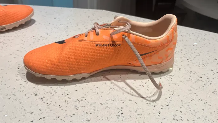 Chuteira Nike society 