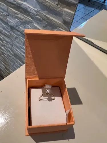 anel solitario em ouro 18k