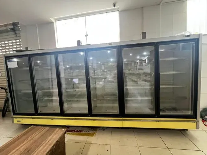 Expositores Refrigerados Verticais - Marca Auden (Laticínios/Frios e Congelados)