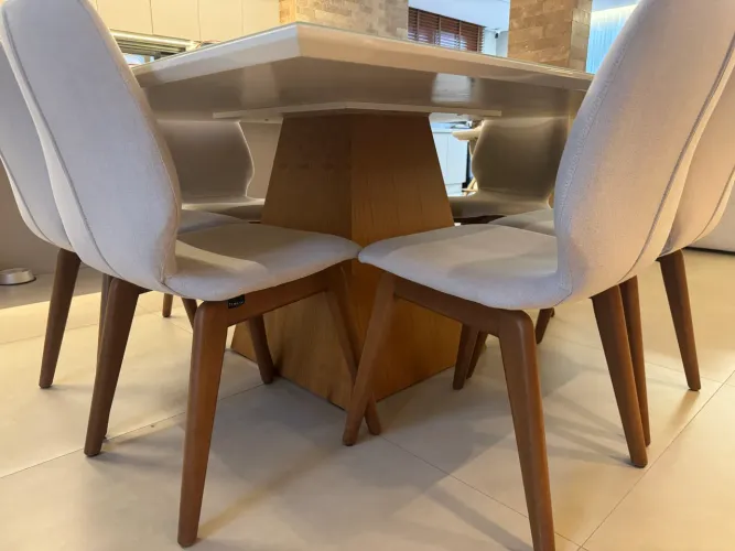 Mesa 8 lugares 1,5m x 1,5m com 8 cadeiras