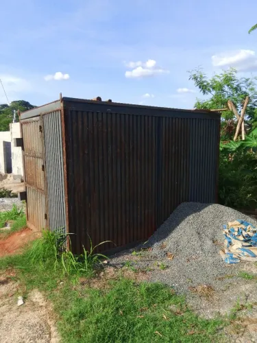 Vende-se container