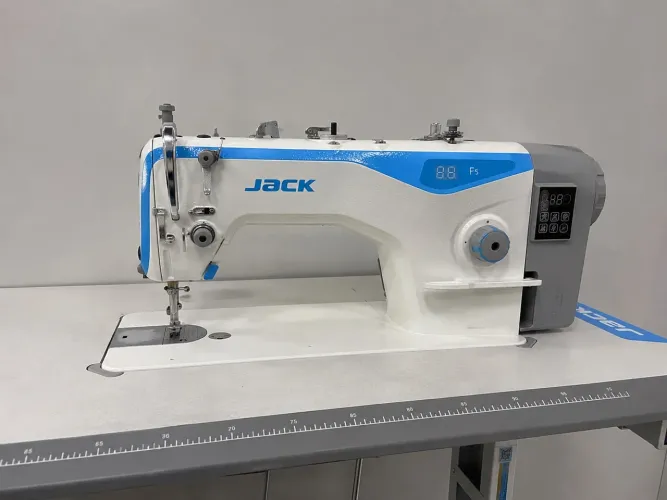 Máquina de costura jack