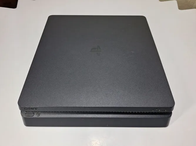 PS4 Slim 872,8 GB + Controle Original Sony + Caixa