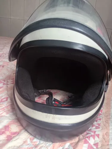 Vendo capacete original samarino.
