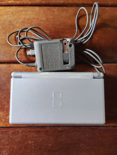 Nintendo DS Lite 