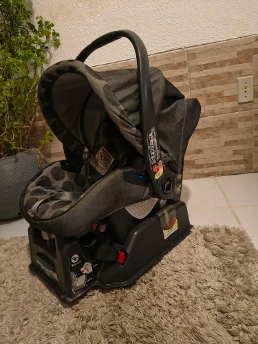 BEBÊ CONFORTO DA PEG-PÉREGO, EM PERFEITO ESTADO, NADA QUEBRADO, NADA FALTANDO. BARATO!!!