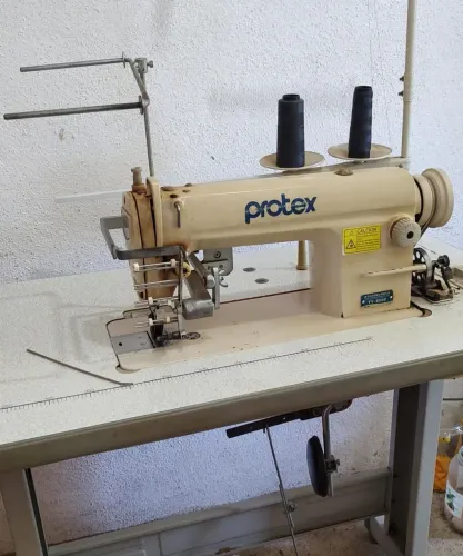 Máquina de costura completa