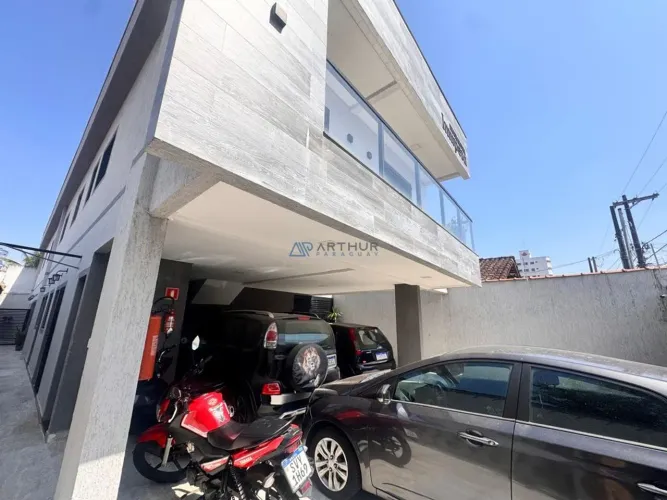 Casa sobreposta alta à venda em Praia Grande com 02 dormitórios na Guilhermina