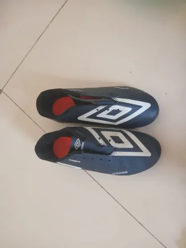 Chuteira Umbro