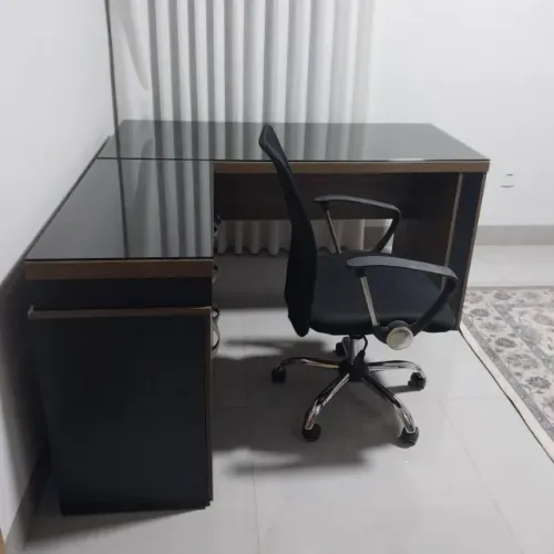 vende mesa para escritório, sem nova no vidro fume com cadeira 1,50x1,60x79 altura