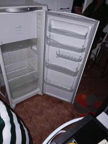 Vendo geladeira Consul 