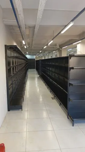 Gôndolas prateleiras de aço de parede e central para lojas em até 10x sem juros