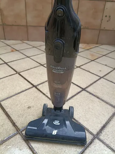 Aspirador de pó Britânia