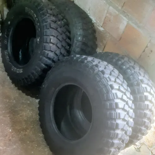 Pneus para rali, trilha, atoleiro tenho as câmeras de ar também!só 3 estão bons!!!