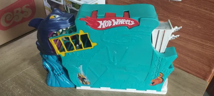 Pista Hotwheels ataque do tubarão 