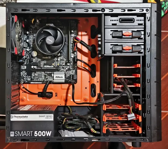 PC Ryzen 3 2200G 8GB de RAM+ SSD 240GB + HD 500GB+ GABINETE COUGAR ARCHON
