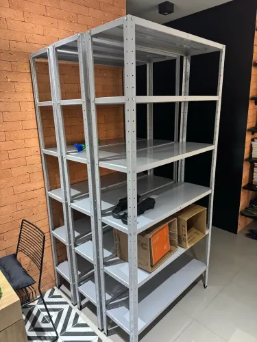 Estante de aço com 6 prateleiras 0,30x0,92 cm