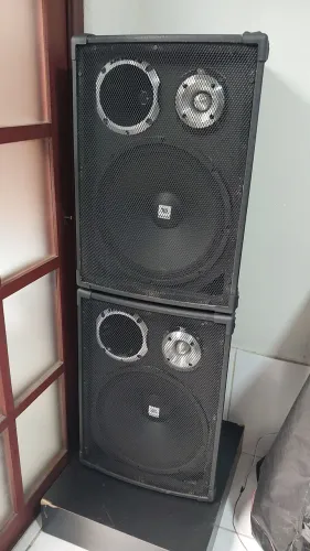 Par de caixas de som 3 vias