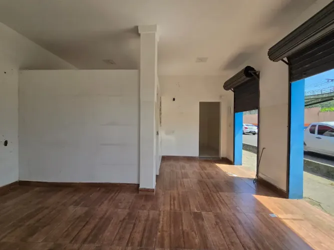 Loja Comercial para Locação em Comendador Soares | 40m² | 3 Salas | R$ 1.000