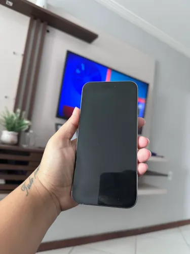 Vendo iPhone 15 pro max, 256GB, funcionando perfeitamente.