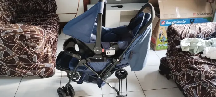 Kit carrinho e bebê conforto Cosco