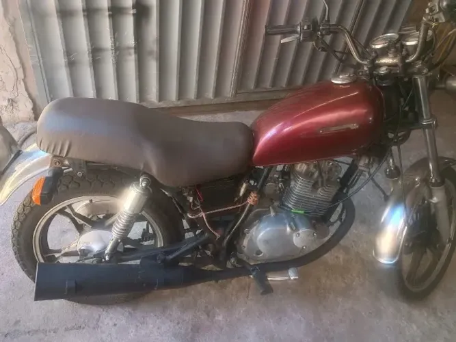 Suzuki intruder 125