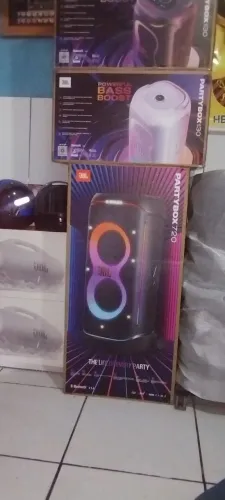 Vendo JBL partybox 720 lançamento lacrada com duas baterias removível ZAP *90