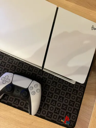 PS5 + CONTA PS + CONTROLE + MONITOR + MOUSEPAD PLAYSTATION