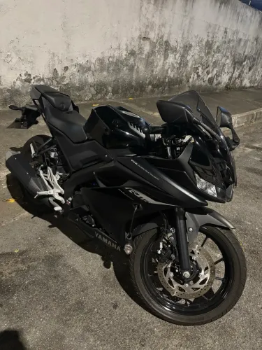 R15 Preta