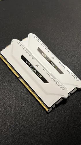 Memória Corsair Vengeance 32GB (2x16) DDR4 3200MHz