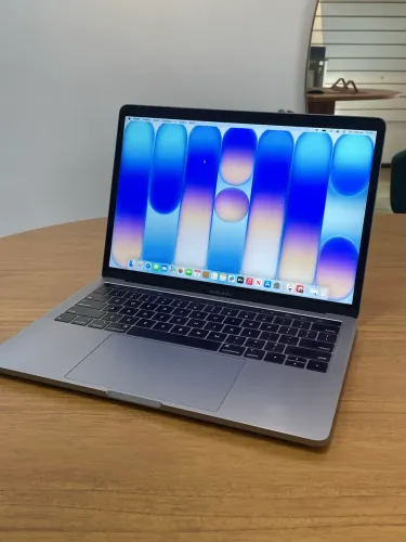 Macbook Pro 2019 Space Gray 16GB Touchbar