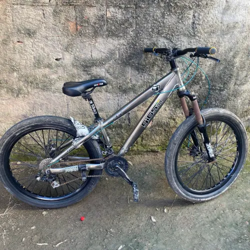 Bicicleta Gios aro 26 pneu balão