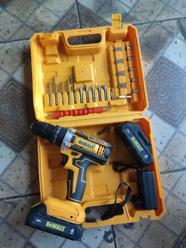 Furadeira parafusadeira com martelete 