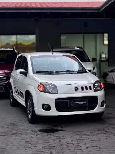 Fiat Uno Sporting 1.4 EVO Fire Flex 8V 4P 2012
