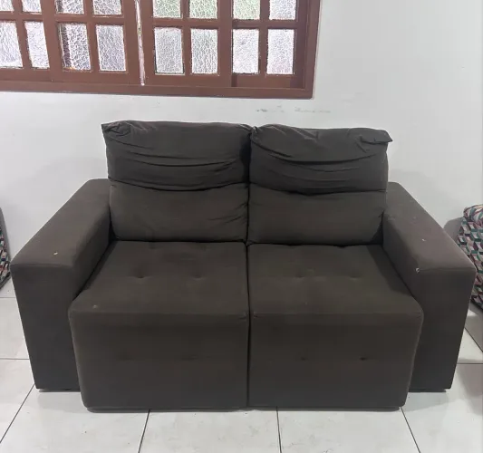 Sofá retrátil de dois lugares (compacto)